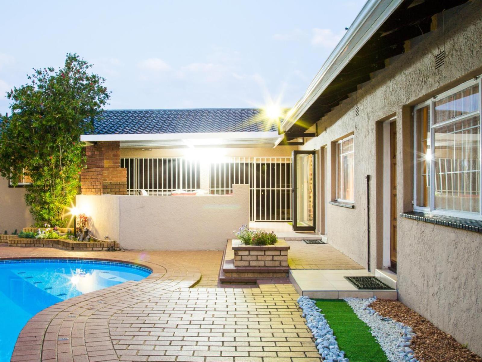 Sollunaa Guesthouse Sandton Exteriör bild
